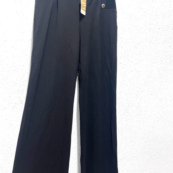 Suzanne Betro Black Button-Accent Pants Medium - Picture 6 of 9